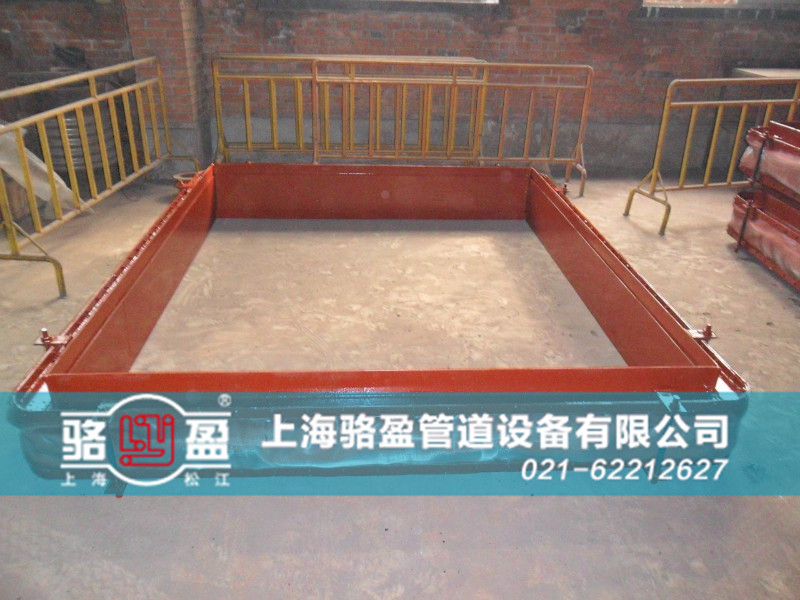 非金屬<a href=http://m.spwdmcgy.com.cn target=_blank class=infotextkey>補(bǔ)償器</a>生產(chǎn)車間